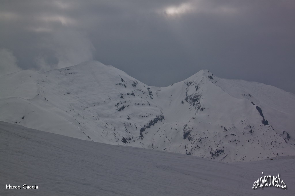 03_Schiarite sul Grem e Cima Foppazzi.JPG